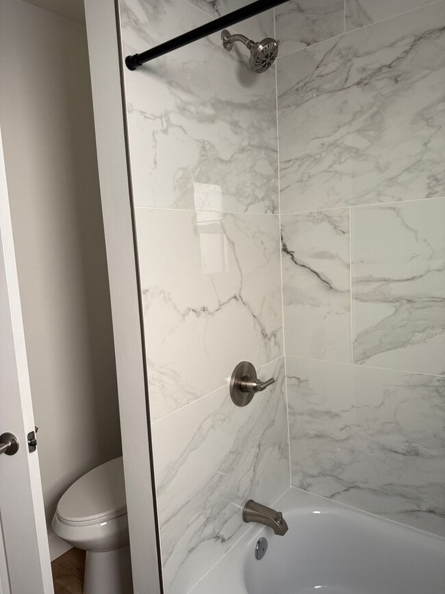 Building Photo - 415 S Main St