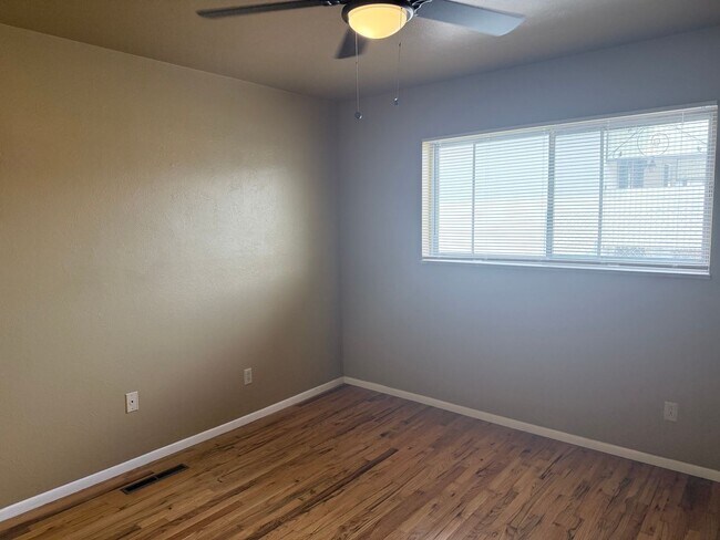 Building Photo - 1419 Prado Dr