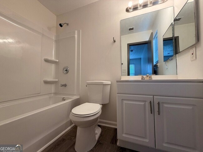 Building Photo - 1026 Wuthering Way