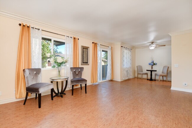 Building Photo - 194 Avenida Descanso