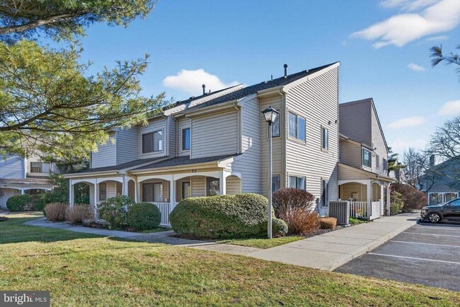 Building Photo - 203 Gregorys Way