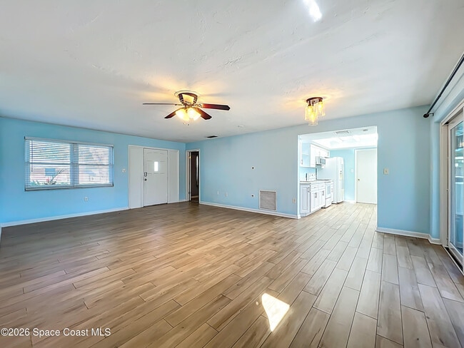 Building Photo - 2140 Emerald Ct