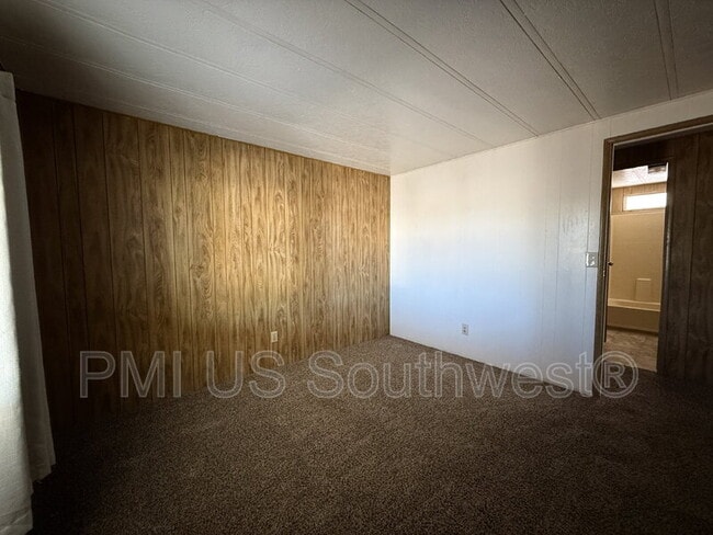 Building Photo - 622 Riverfront Dr