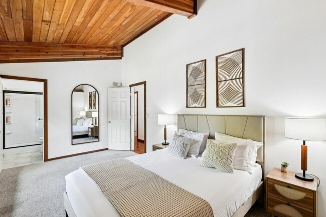 Building Photo - 14341 WA-530