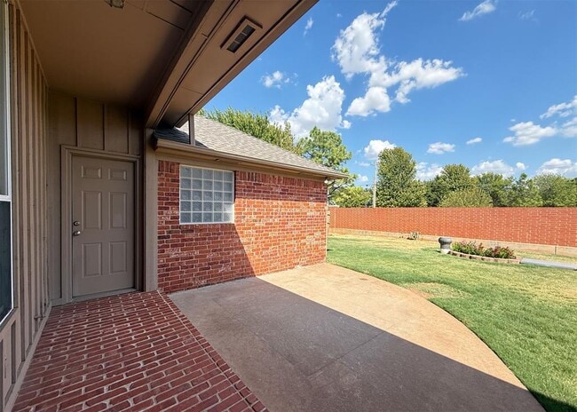Building Photo - 18212 Willow Oak Ln