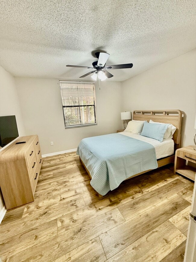 Building Photo - 720 S Sapodilla Ave