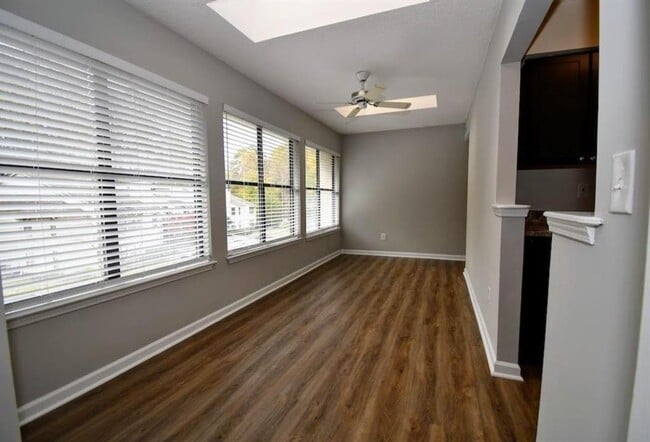 Building Photo - 1605 Huntingdon Chase