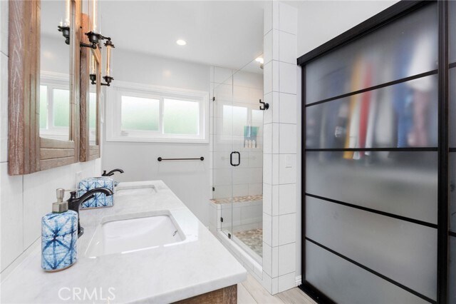 Building Photo - 2116 Palos Verdes Dr W