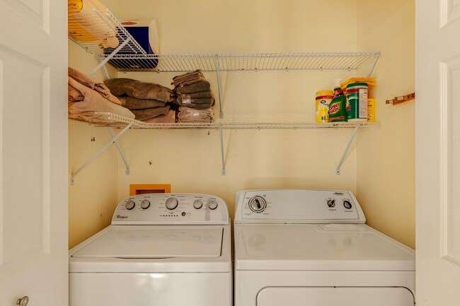 Building Photo - Your Perfect 2-Bed/2-Bath Duplex in Kailua Kona!