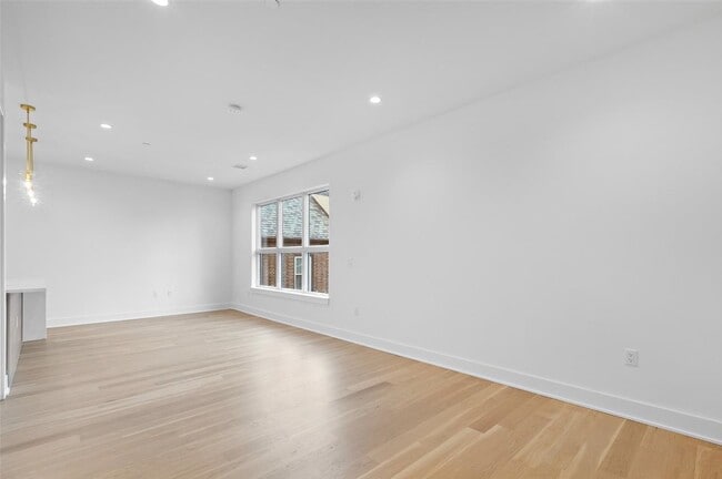 Building Photo - 6025 JFK Blvd E