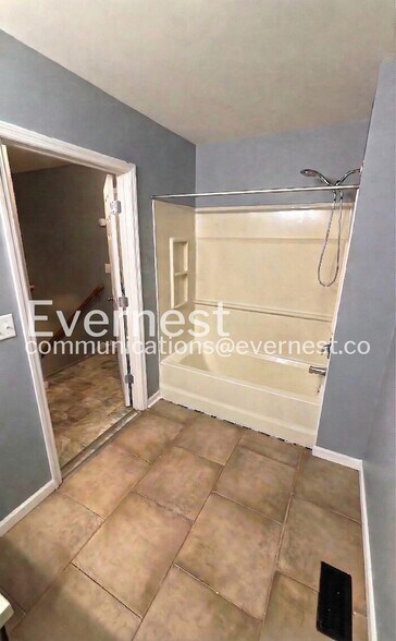 Building Photo - 2167 Edmund Ave