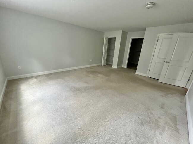Building Photo - 320 Rindge Ave