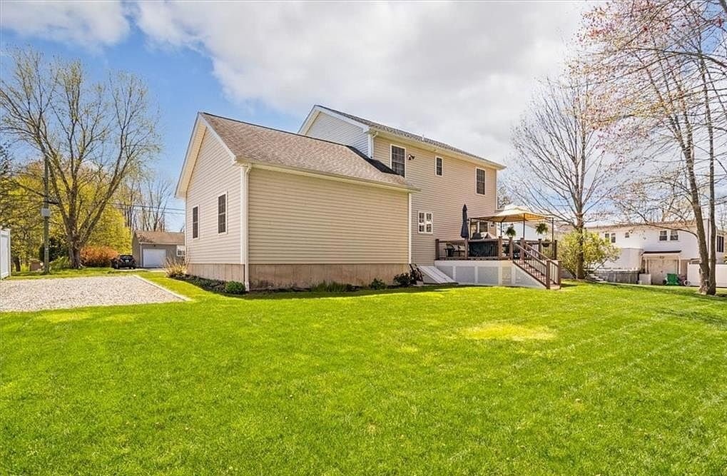 Building Photo - 286 Mile Ln
