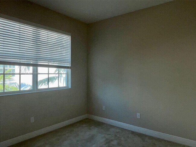 Building Photo - 2929 SW 119th Way