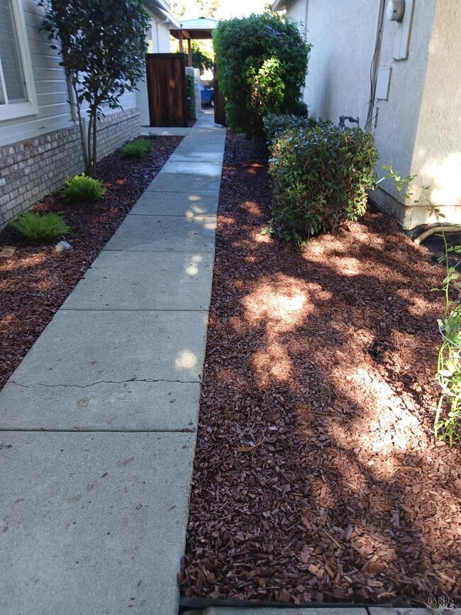 Building Photo - 413 Morales Ct