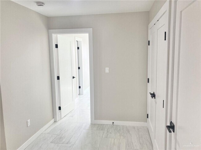 Building Photo - 40 Corales St