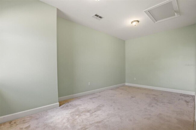 Building Photo - 5554 Palm Lake Cir