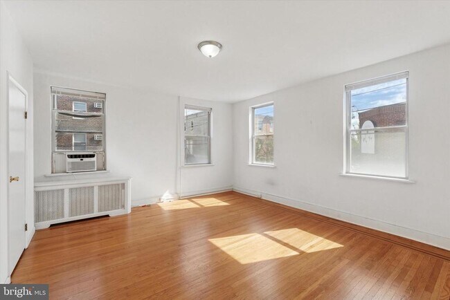 Primary Photo - 1710 S 10th St