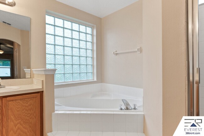 Building Photo - 13 Zinnia Trail