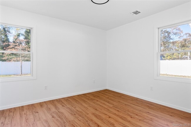 Building Photo - 20 Mortimer St