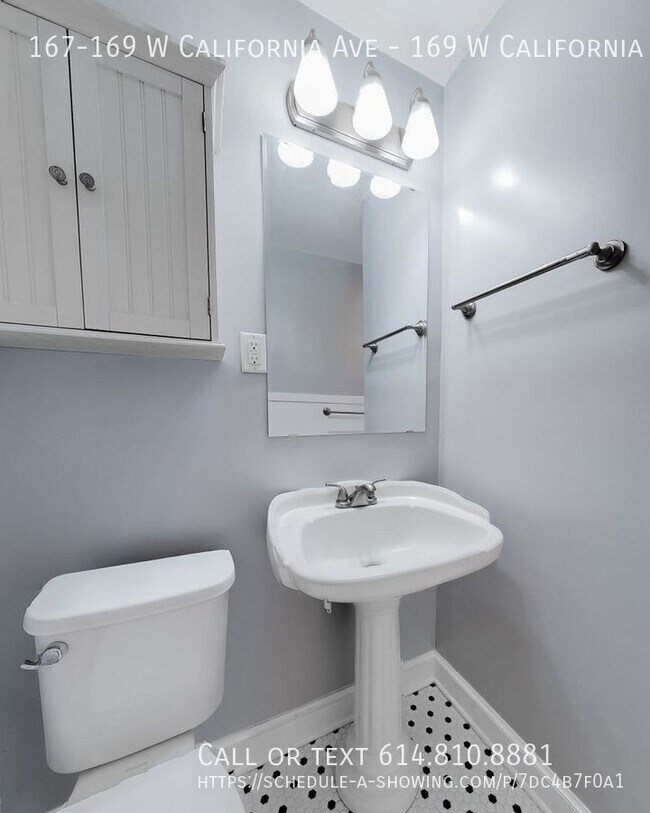 Building Photo - Three Bedroom- Clintonville