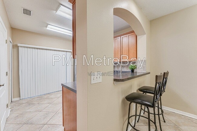 Building Photo - 15706 Fishhawk Falls Dr