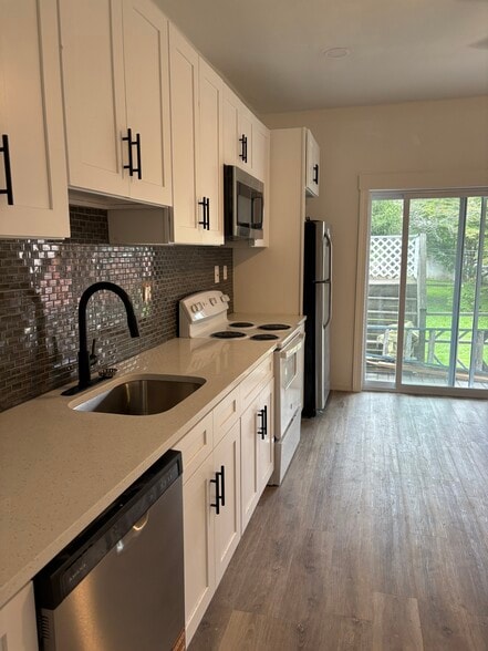 Brand new kitchen appliances! - 17 E Glenside Ave