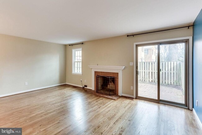 Building Photo - 839 N Greenbrier St