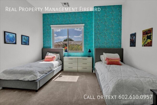 Building Photo - 4921 S Vista Pl