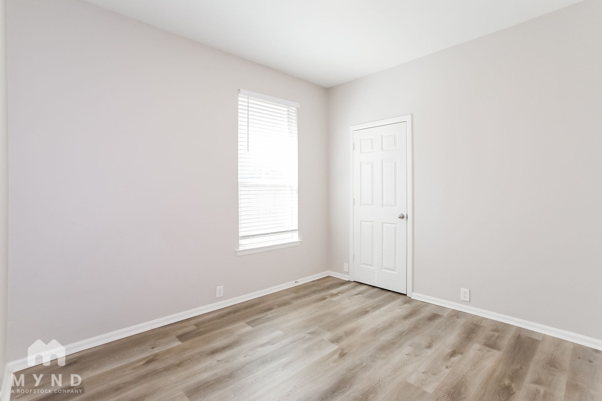 Building Photo - 2720 Maple Creek Dr