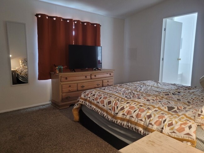 Building Photo - Renovated 3-Bedroom Oasis Near Colorado River with Stunning Desert Views