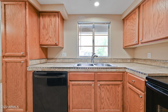 Building Photo - 9451 E Becker Ln