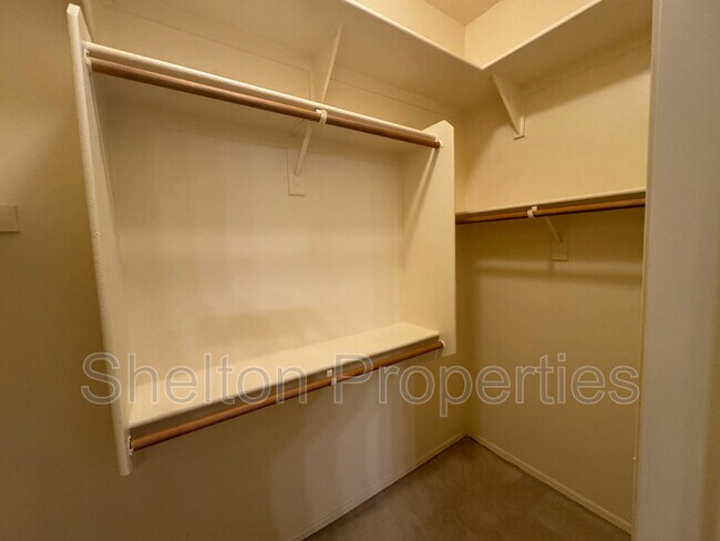 Building Photo - 21163 W Sunrise Ln