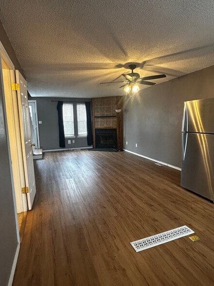 Building Photo - 16901 E Chenango Ave