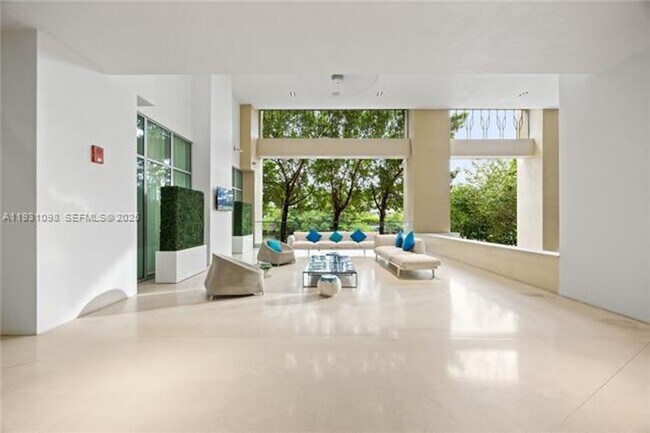 Building Photo - 300 Sunny Isles Blvd