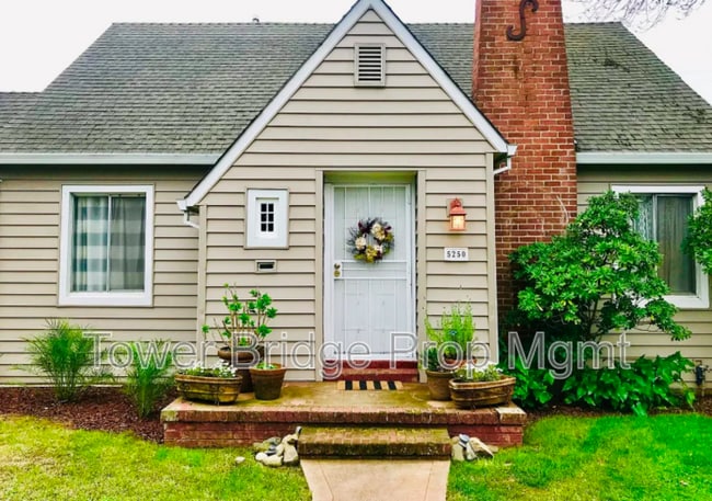 Building Photo - 5250 21st Ave