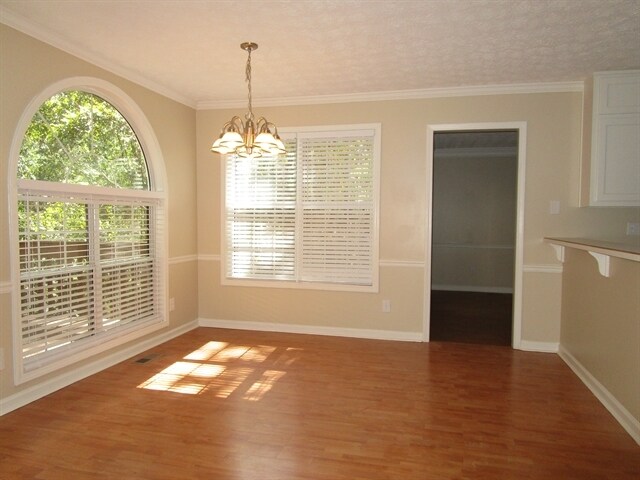 Building Photo - 700 Rosehill Ln
