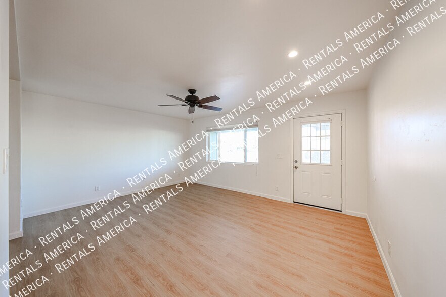 Building Photo - 601 N 73rd Pl