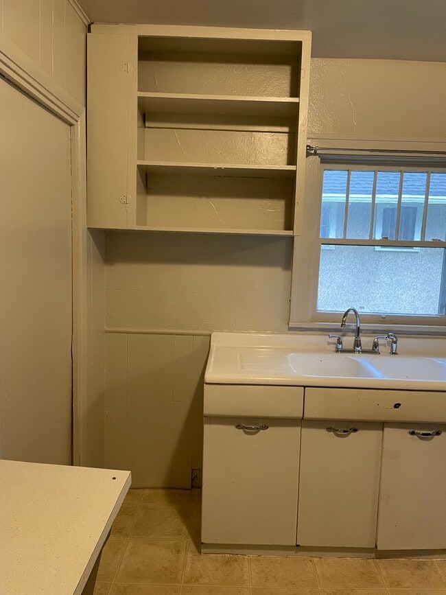 Building Photo - STUDENTS WELCOME! 1 Block North of CSU - Tenant Only Pays Trash