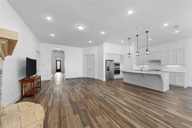 Building Photo - 2025 St Andrews Dr