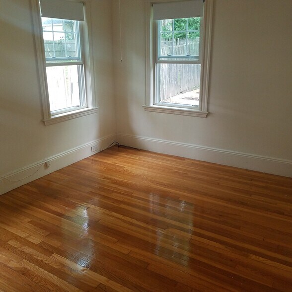 Building Photo - 396 Mount Auburn St