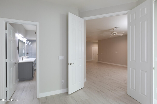Building Photo - 7508 E Earll Dr