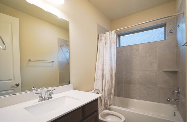 Building Photo - 29034 Canyon Oak Dr