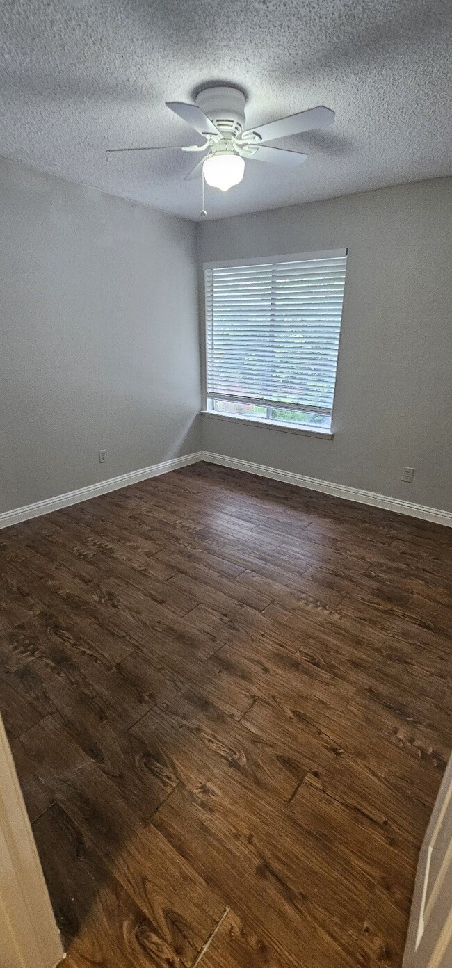 Building Photo - 7711 Del Glen Ln