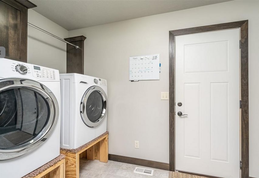 Building Photo - 4317 S Alpine Ave