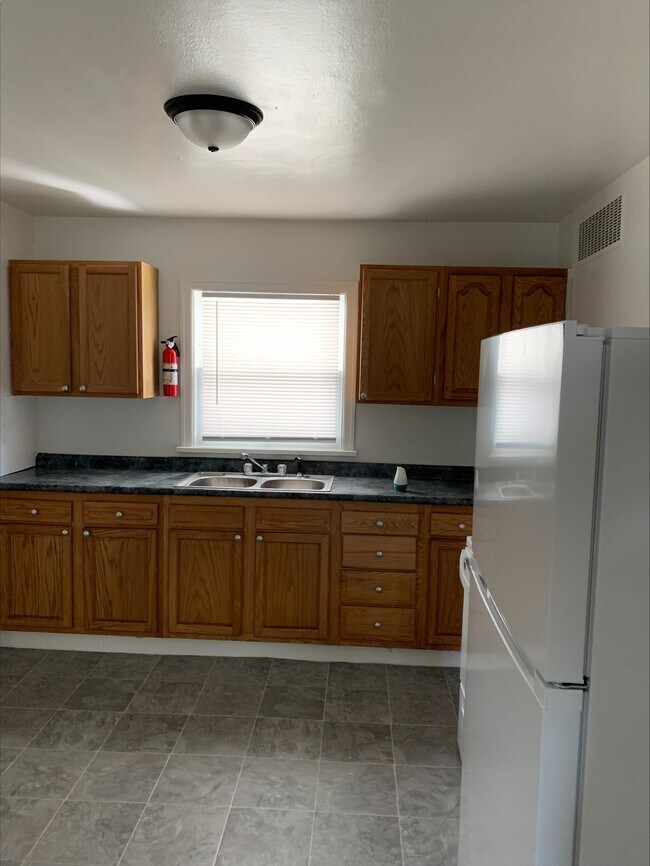 Building Photo - 3110 S Pershing Dr