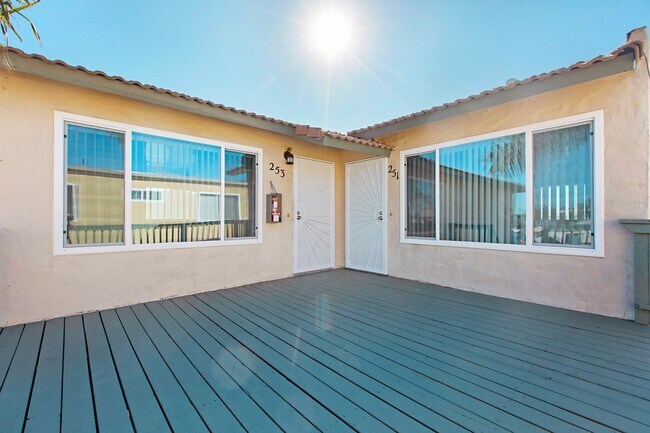 Building Photo - 251-255 Ebony Ave