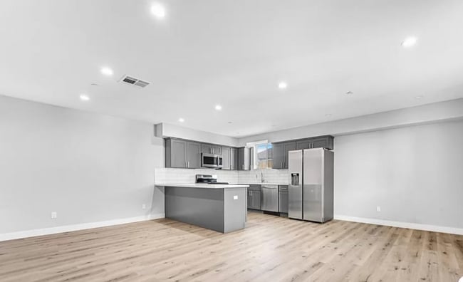 Building Photo - 4537 W 18th St