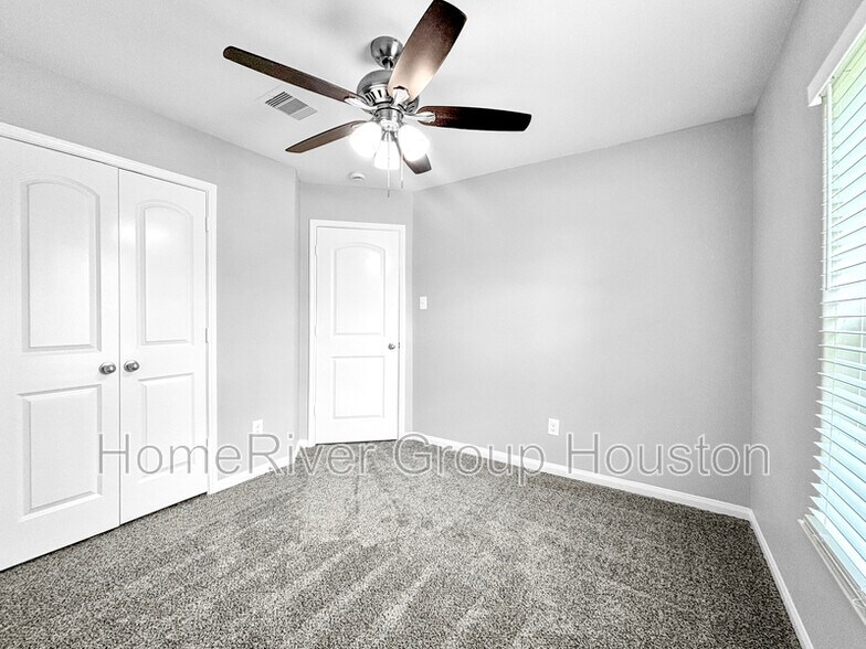 Building Photo - 503 Pedroso Dr