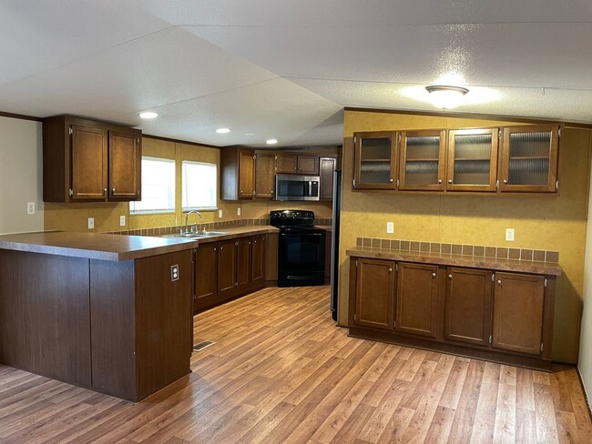 Building Photo - 3 BED, 2 FULL BATH MOBILE HOME IN DENTON, ...